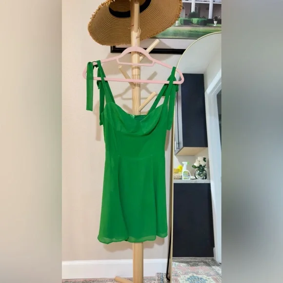 Reformation Niara Dress in Green, size 4 and 6, brand new, never worn. - Picture 6 of 12